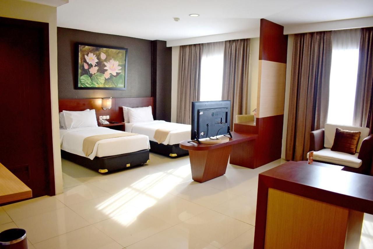 Noormans Hotel Semarang Luaran gambar